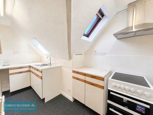 Annexe kitchen- click for photo gallery